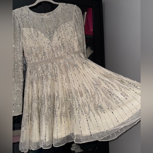 MAC DUGGAL High Neck Long Sleeve A Line Mini Dress - Size 8 - Picture 9 of 17